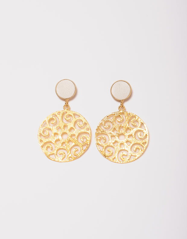 boucles d'oreilles, earrings, vegan, bijou doré, bijoux, jewelry, cuir de pomme, cuir vegan, vegan fashion, style, made in France, durabilité, éthique, french touch, style, bijoux créateur, artisanat, fait-main, handmade, vegan leather, faux leather, mode femme