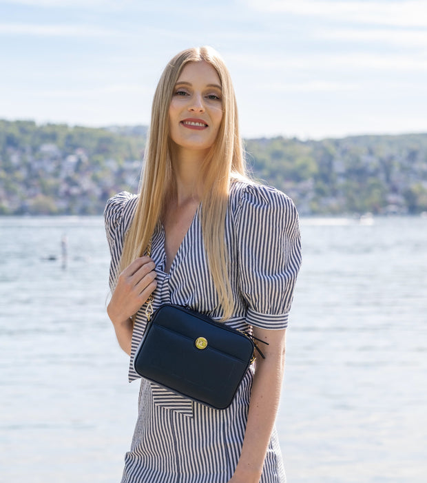 Petit sac Nomad - Sac à main bleu foncé pour femme à bandoulière en cuir de pomme